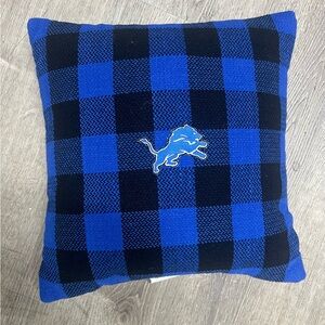 Detroit Lions Blue and Black Checkered Pillow with Lion Logo